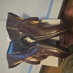 Softspots, Brown leather and suede Mary Jane shoes. Size 7.5